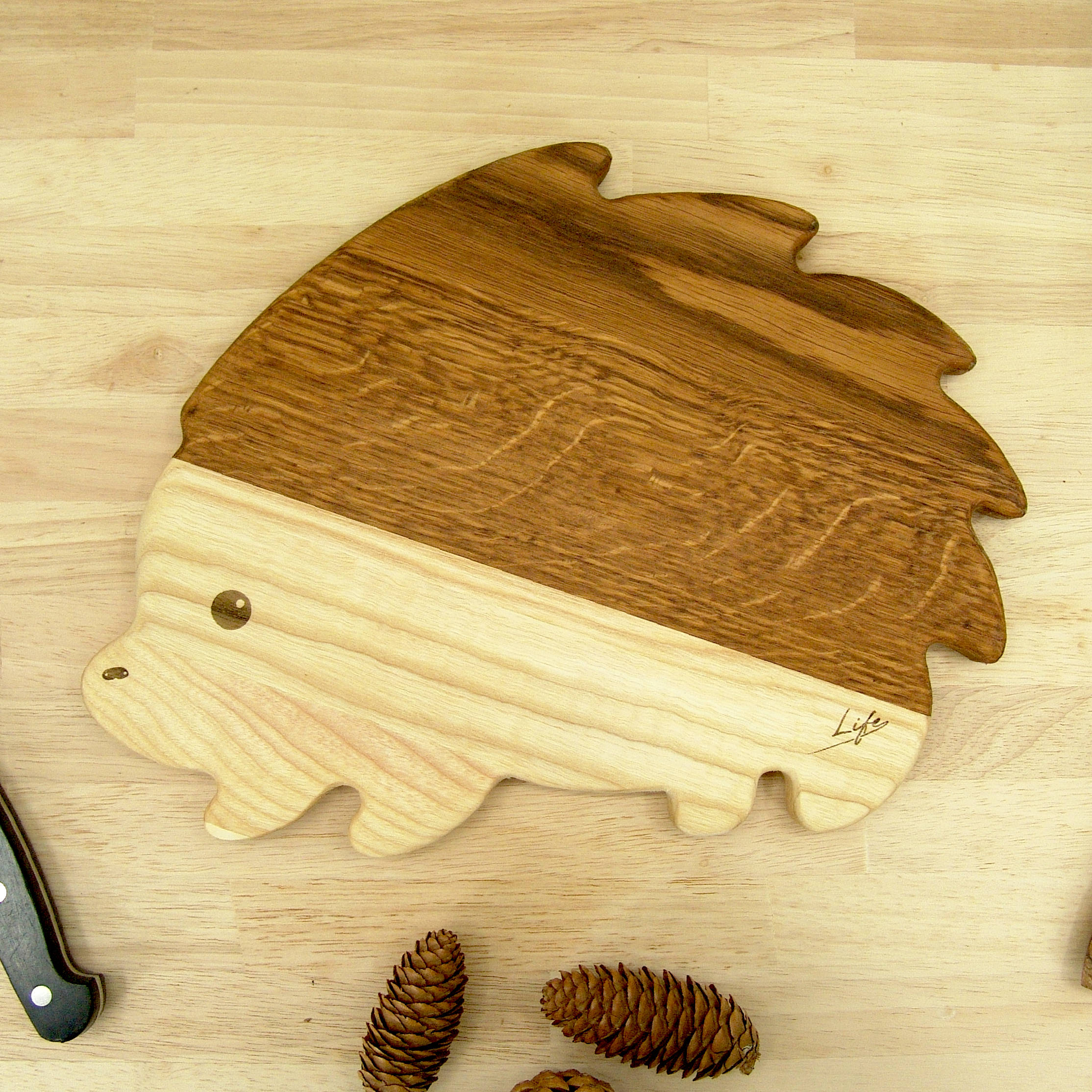 Hedgehog Chopping Board - Oak & Ash Hand Made - Image 7