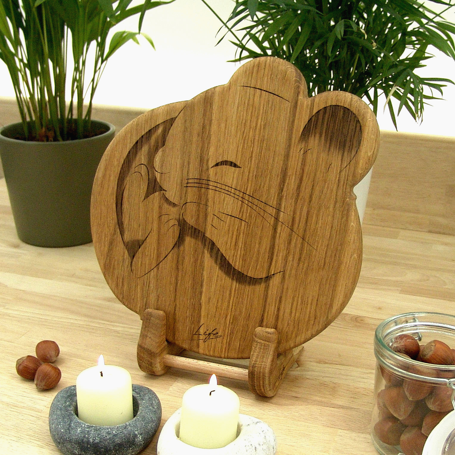 Mouse Chopping Board: Oak Sleepy Dormouse Cheese Board, UK Hand Made - Image 12