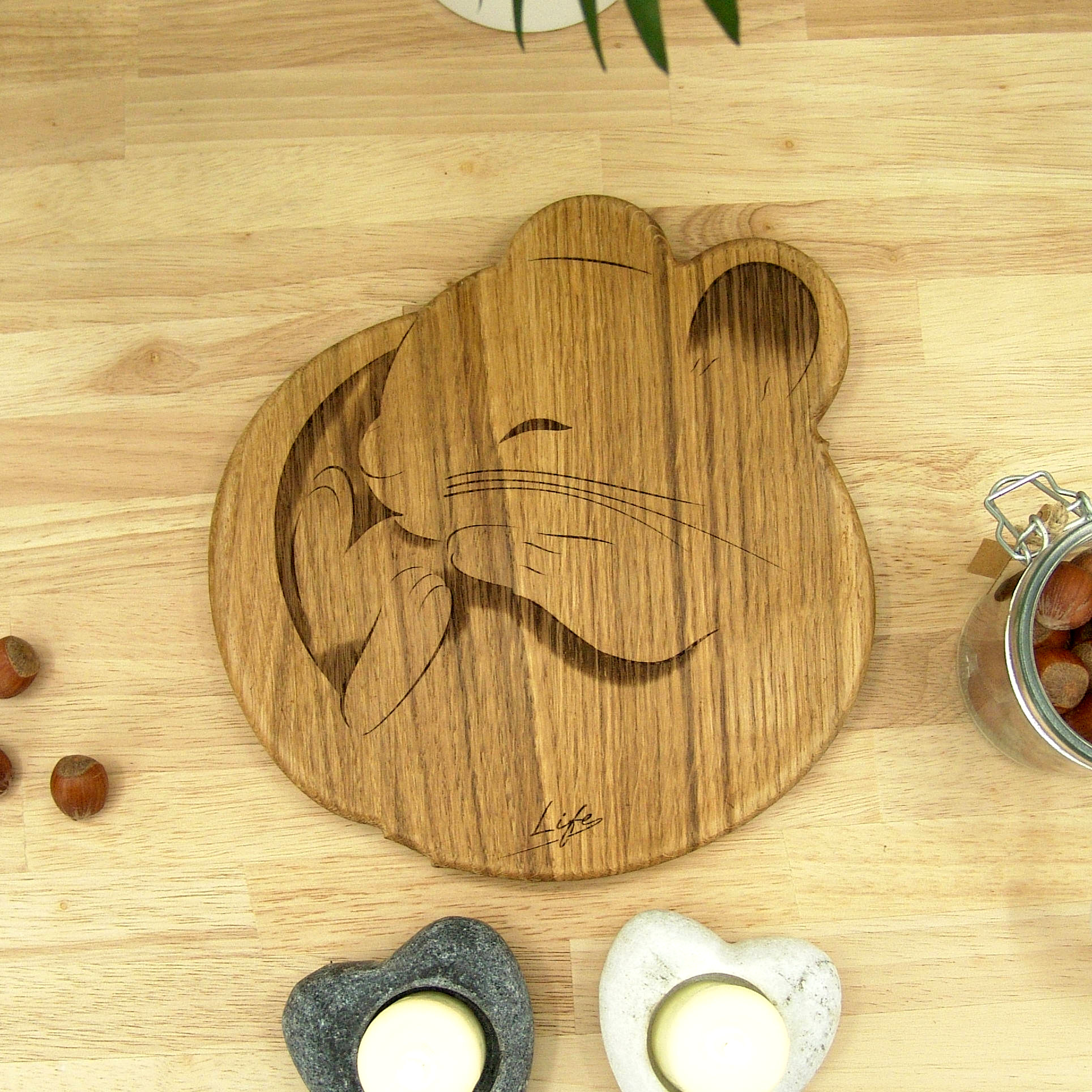 Mouse Chopping Board: Oak Sleepy Dormouse Cheese Board, UK Hand Made