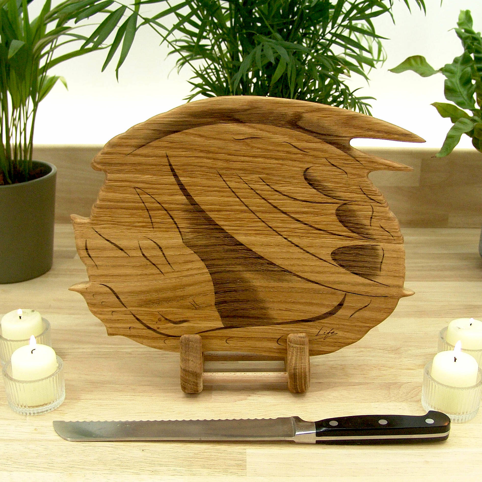 Sleeping Dragon Chopping Board – Oak, Hand Made