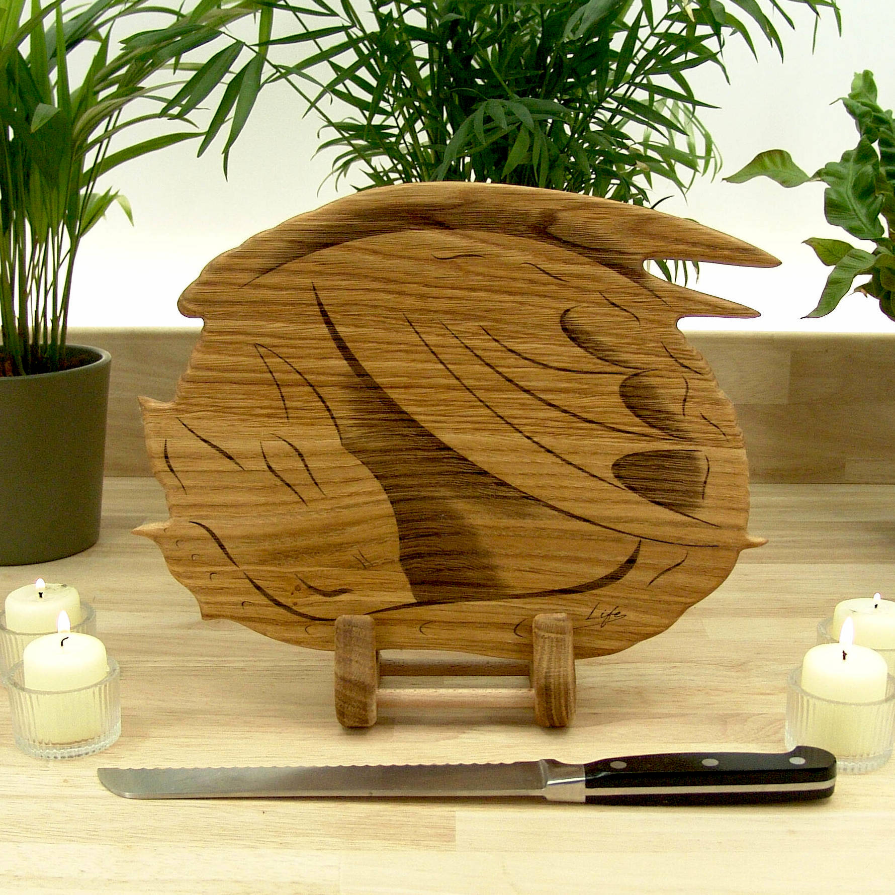 Sleeping Dragon Chopping Board – Oak, Hand Made - Image 3