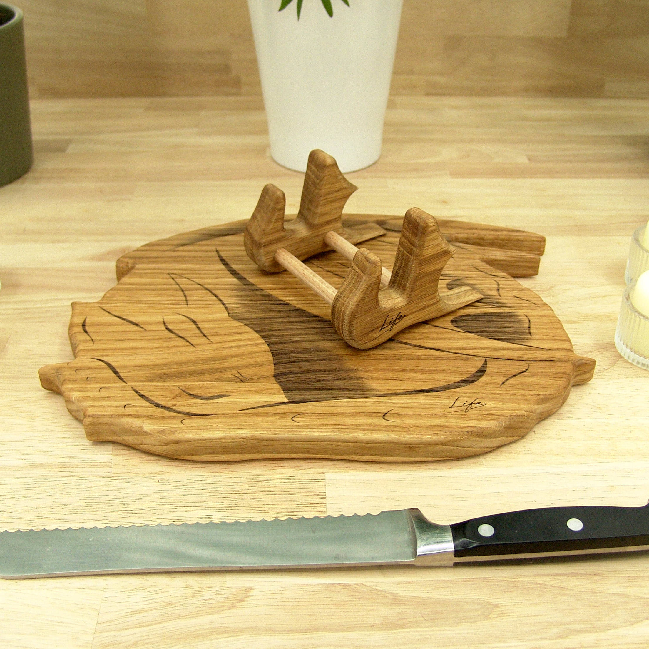 Sleeping Dragon Chopping Board – Oak, Hand Made - Image 9